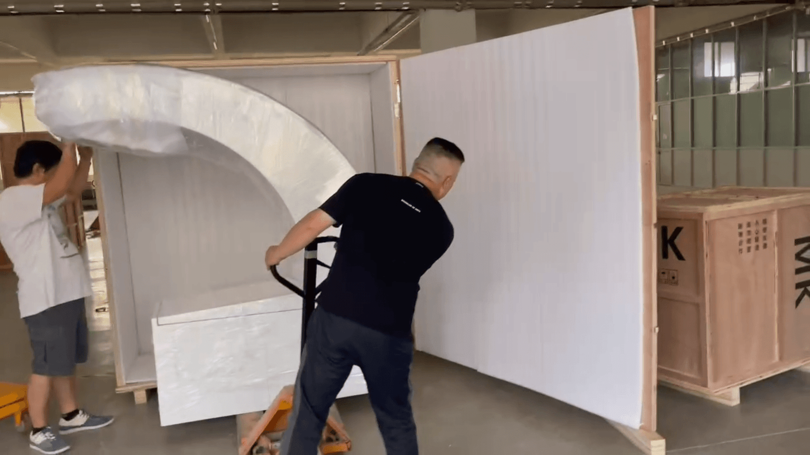 Monkon colon hydrotherapy device To Europe